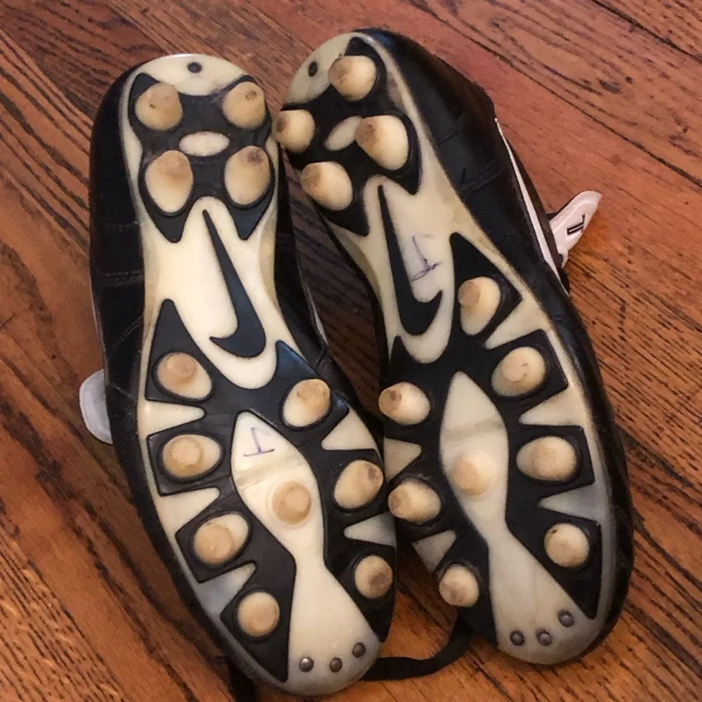 Rare Nike Tiempo 1000 leather Black Soccer Cleats